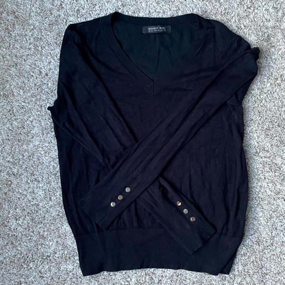 Basement Basic Black V-Neck Sweater - Size XS Cuffed Long Sleeve Golden Buttons - Picture 2 of 3